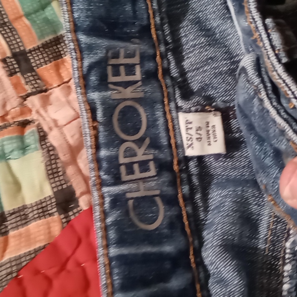 Shorts - Picture 3 of 3